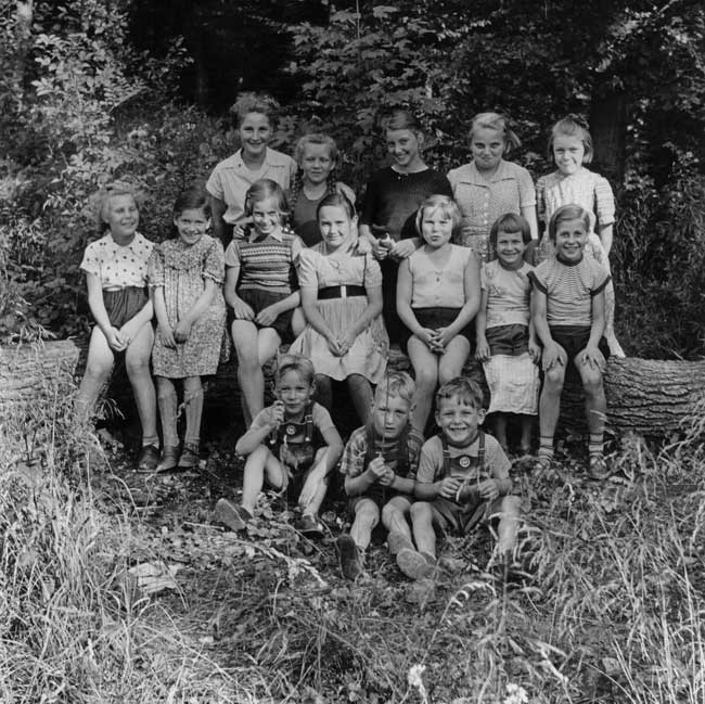 Bild: Kindergruppe 60er Jahre