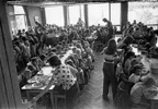 Bild: Essen im großen Saal 60er Jahre