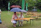 Bild: Senioren im Regen